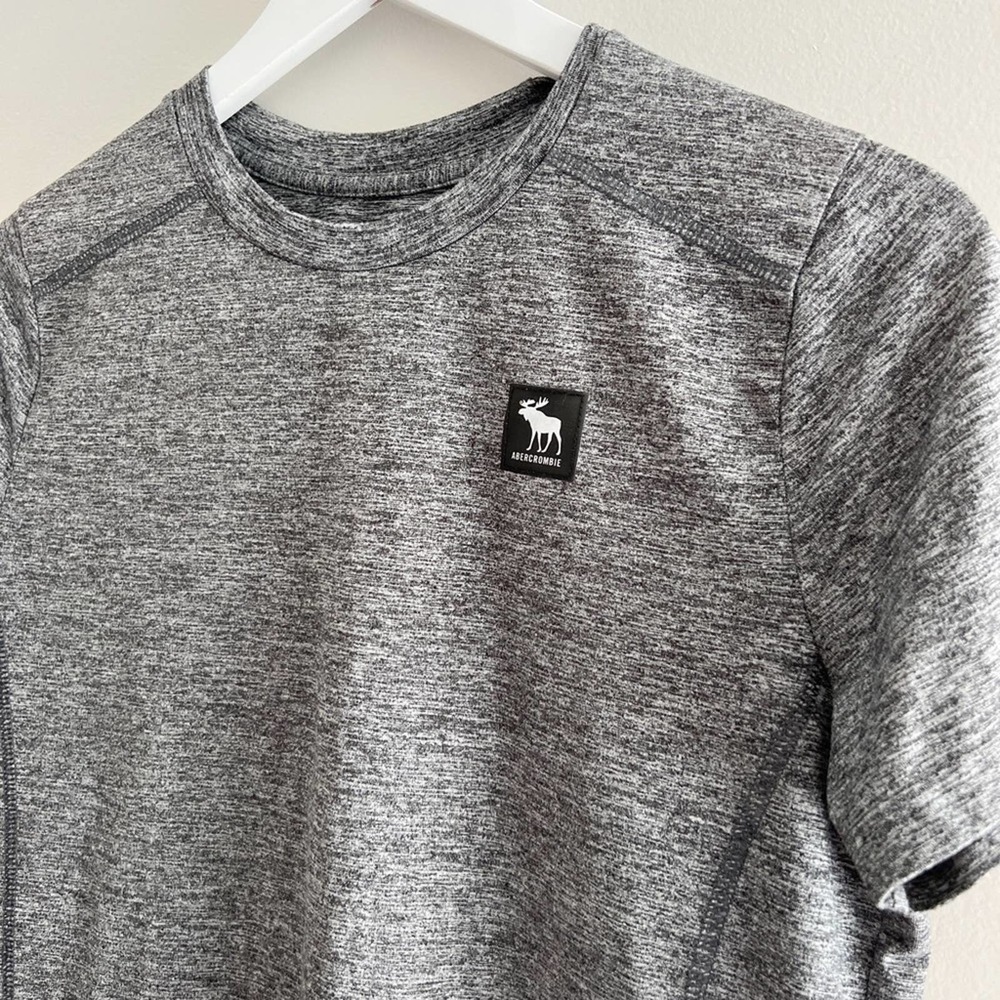 Abercrombie Kids Activewear Short Sleeve Shirt (Size 13/14) - Picture 3 of 4